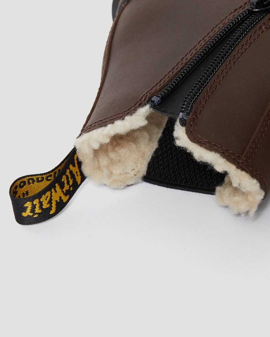 tmavě hnědé dětské boty dr. martens 2976 s umělou kožešinou