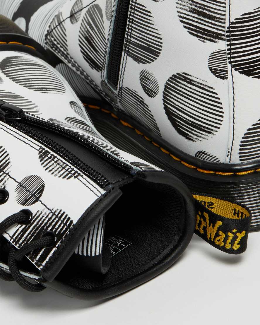 Černé dětské šněrovací boty dr. martens 1460 s puntíky