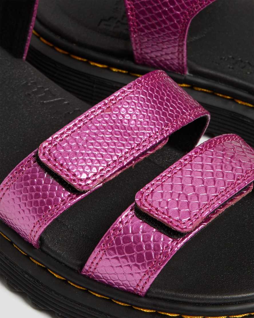 dětské sandály dr. martens klaire reptile emboss strap růžové
