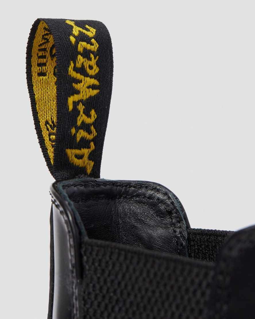 Černé pánské boty dr. martens wincox smooth s přezkou