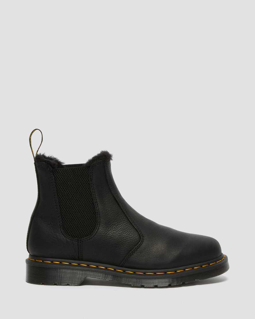 Černé pánské boty dr. martens 2976 s podšívkou z umělé kožešiny chelsea