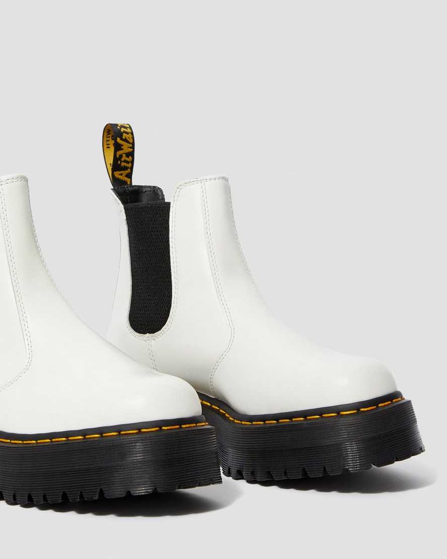bílé pánské boty dr. martens 2976 smooth na platformě chelsea
