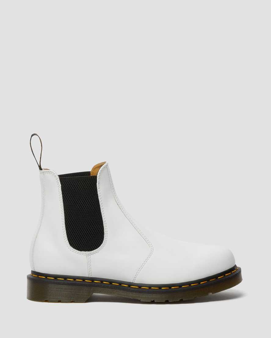 bílé pánské boty dr. martens 2976 yellow stitch smooth chelsea