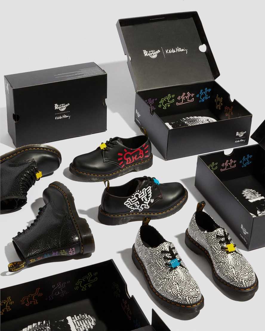 Černé pánské šněrovací boty dr. martens keith haring 1460 smooth