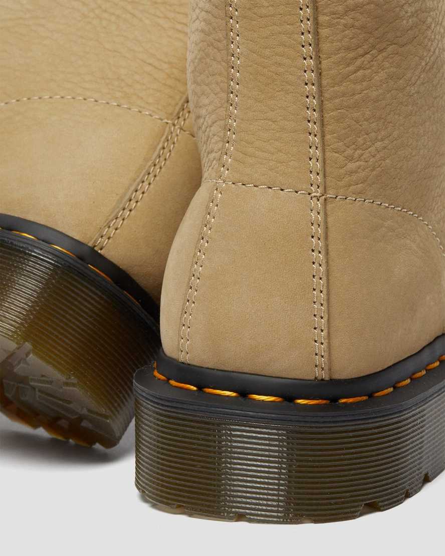 hnědé pánské šněrovací boty dr. martens 1460 pascal