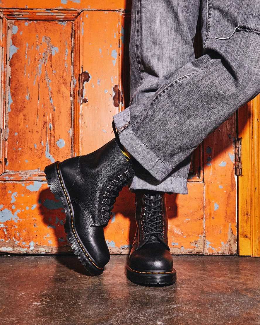 Černé pánské šněrovací boty dr. martens 1460 pascal zip tumbled
