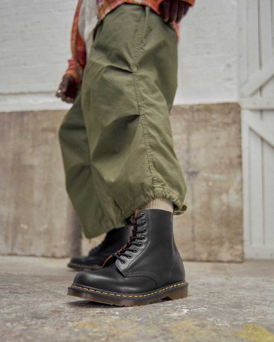 Černé pánské šněrovací boty dr. martens 1460 vintage made in england