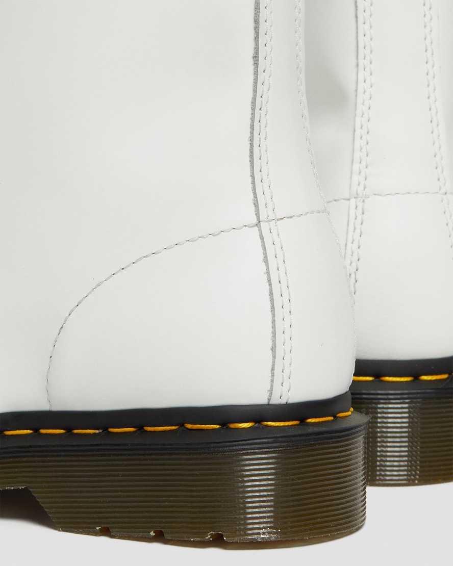 bílé pánské šněrovací boty dr. martens 1460 smooth