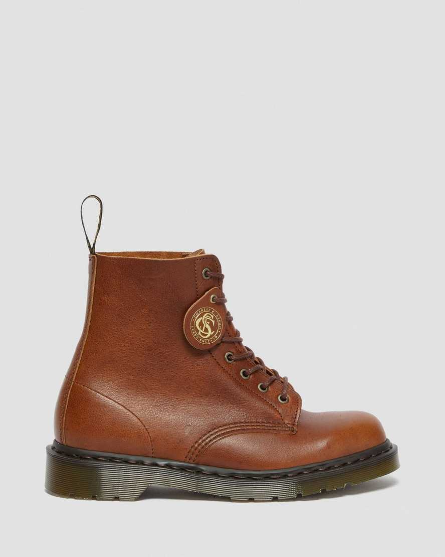 hnědé pánské šněrovací boty dr. martens 1460 pascal