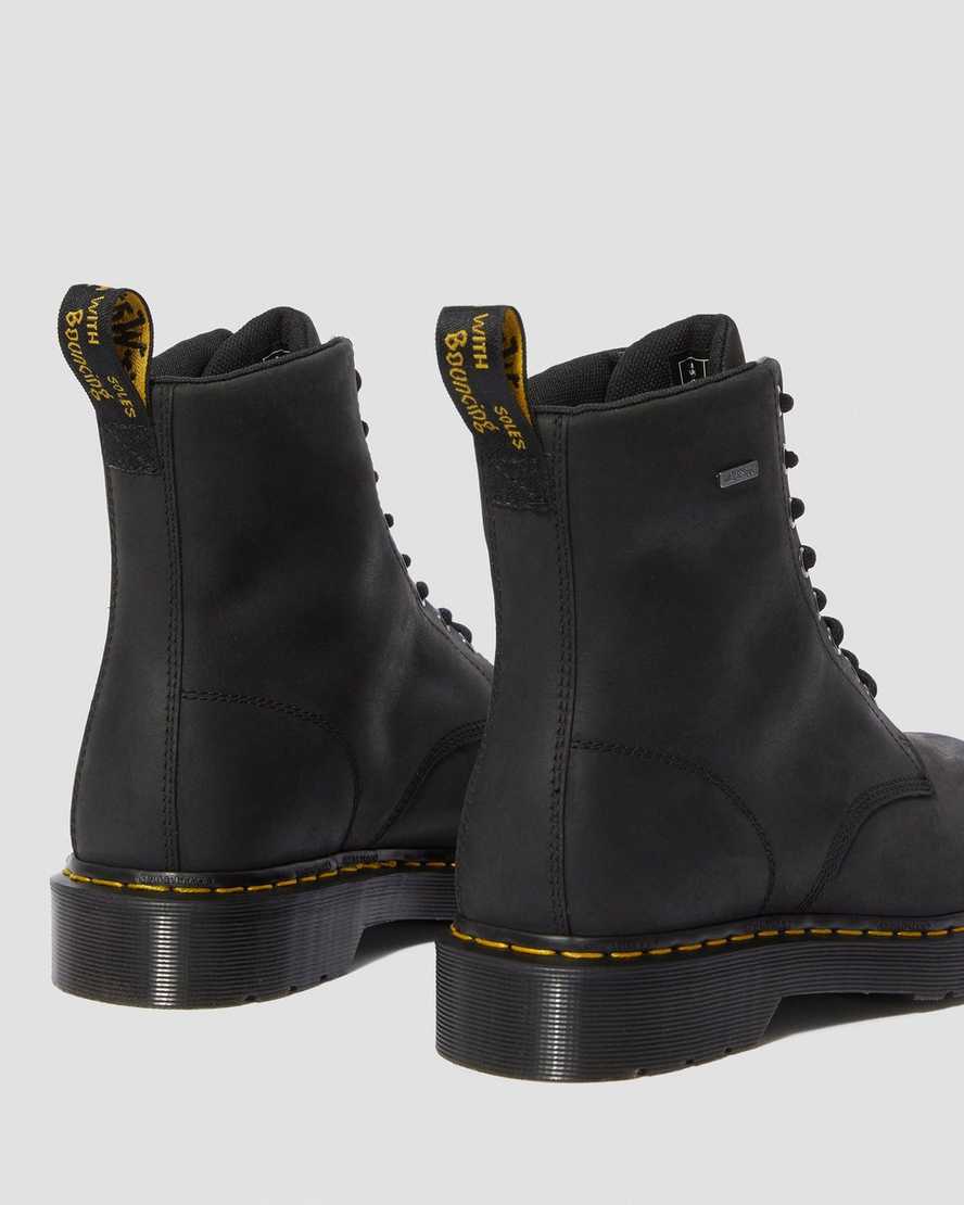 Černé nepromokavé pánské šněrovací boty dr. martens 1460