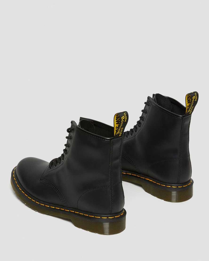 Černé pánské šněrovací boty dr. martens 1460 nappa