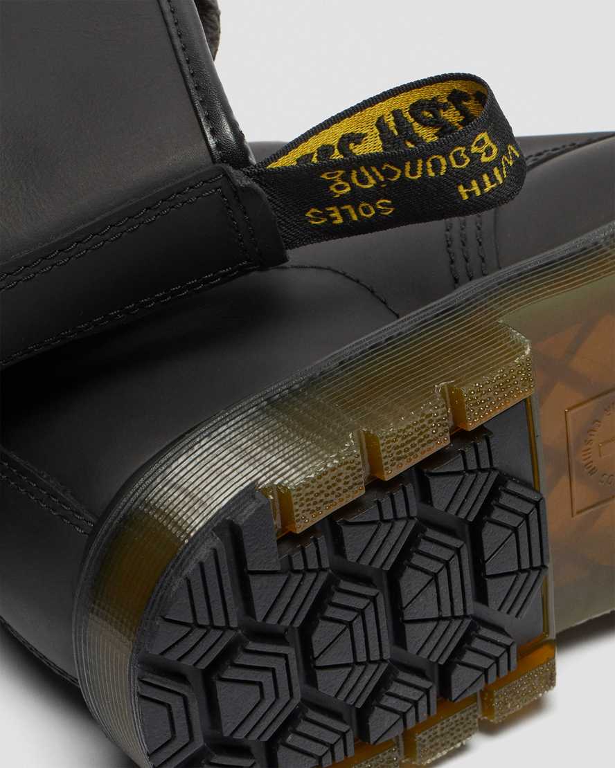 Černé pánské šněrovací boty dr. martens 1460 dms wintergrip