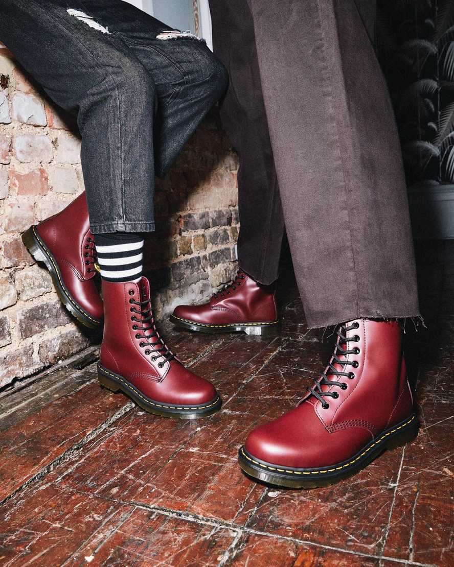 Červené pánské boty dr. martens 1490 smooth do poloviny lýtek