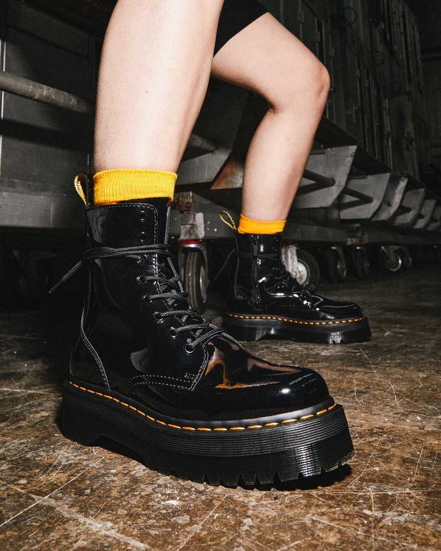 Černé pánské boty na platformě dr. martens jadon patent