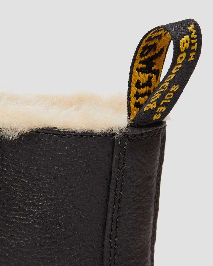 Černé pánské boty na platformě s podšívkou z umělé kožešiny dr. martens jadon