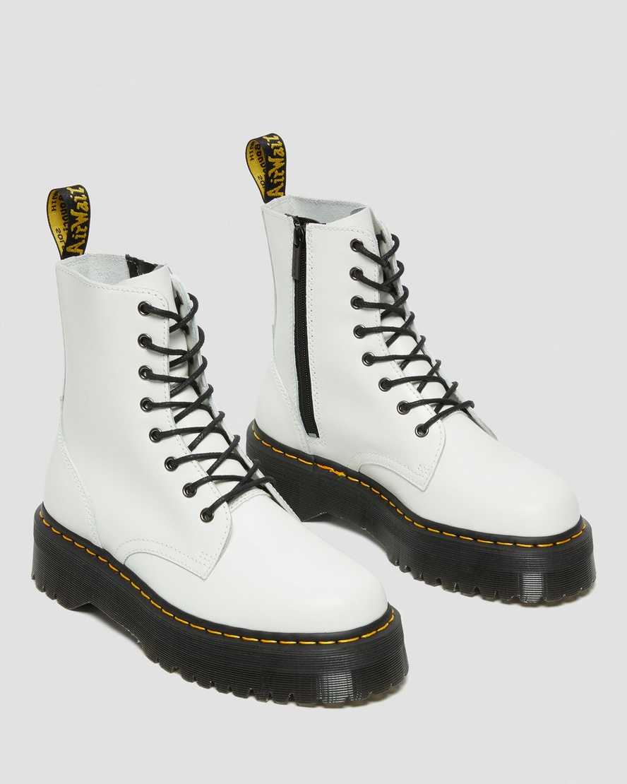 bílé pánské boty na platformě dr. martens jadon smooth