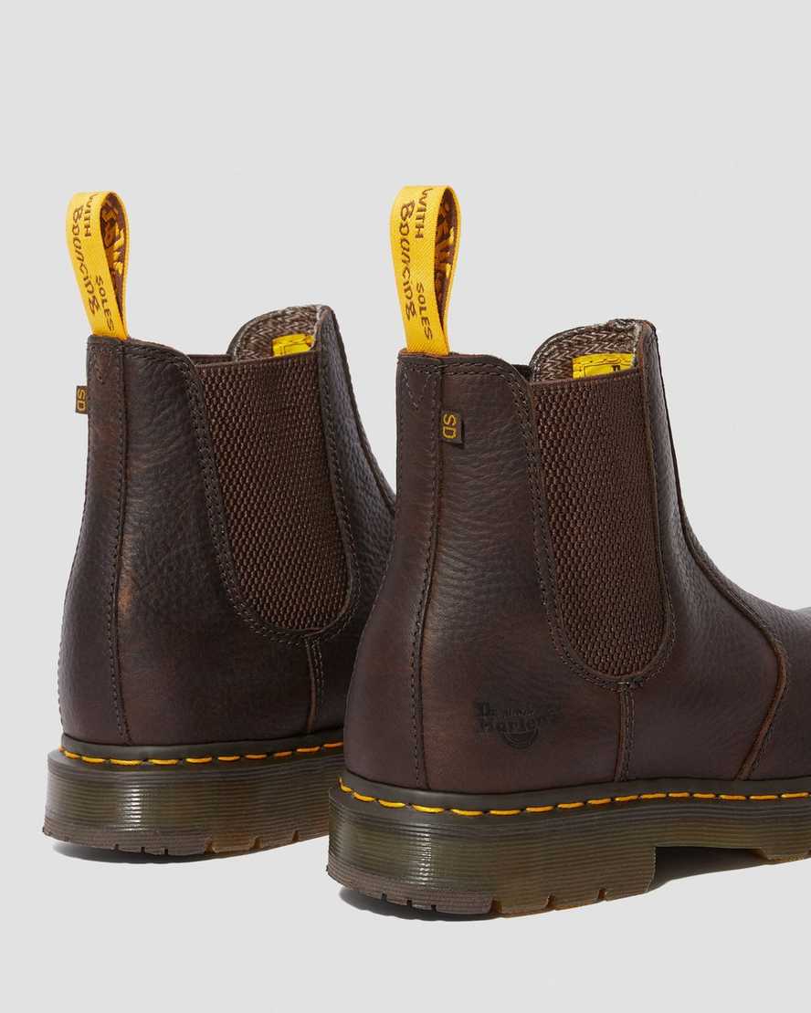 hnědé pánské pracovní boty dr. martens fellside chelsea