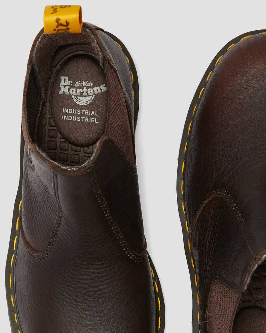 hnědé pánské pracovní boty dr. martens fellside chelsea
