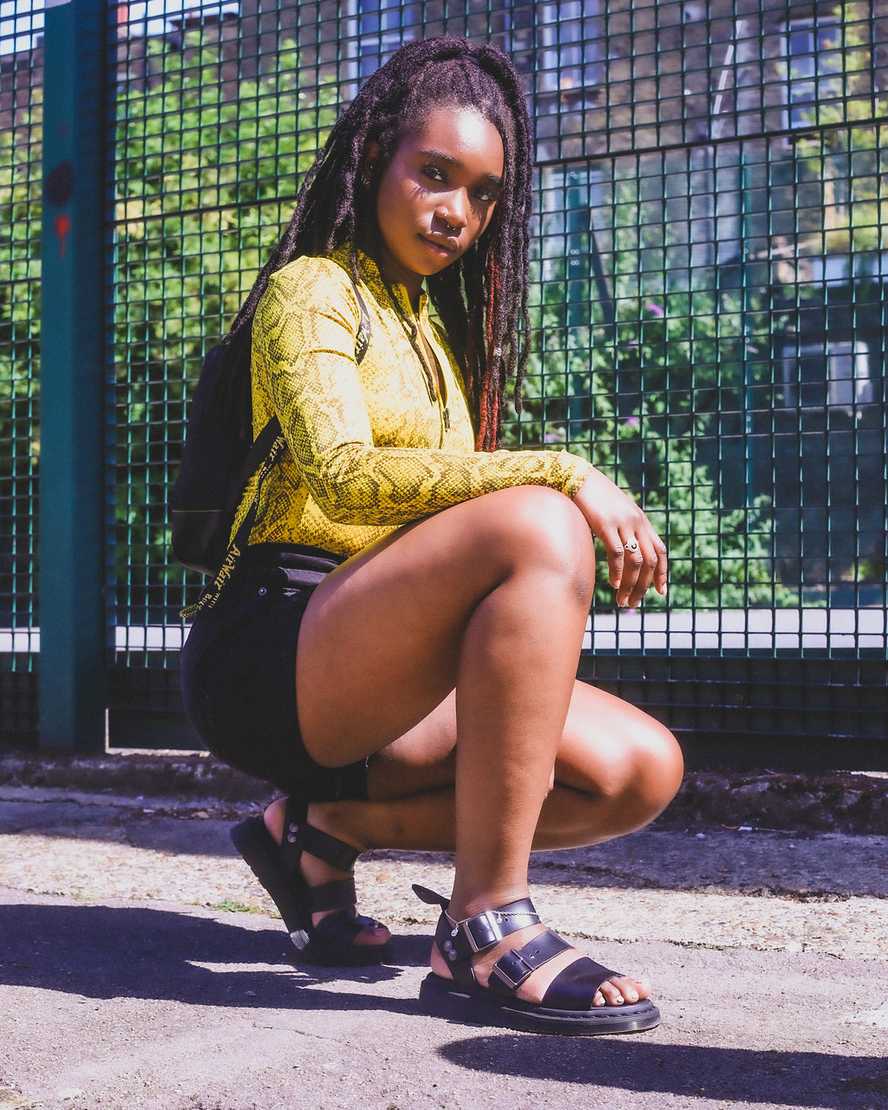 Černé pánské gladiátorské sandály dr. martens gryphon brando