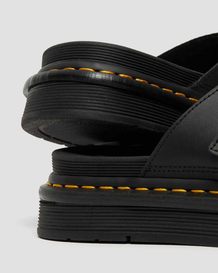 Černé pánské nazouvací sandály dr. martens dax