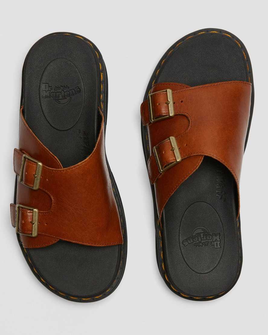 hnědé pánské nazouvací sandály dr. martens dax luxor