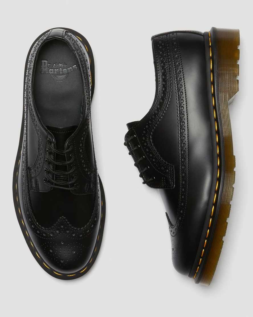 Černé pánské boty dr. martens 3989 yellow stitch smooth brogue