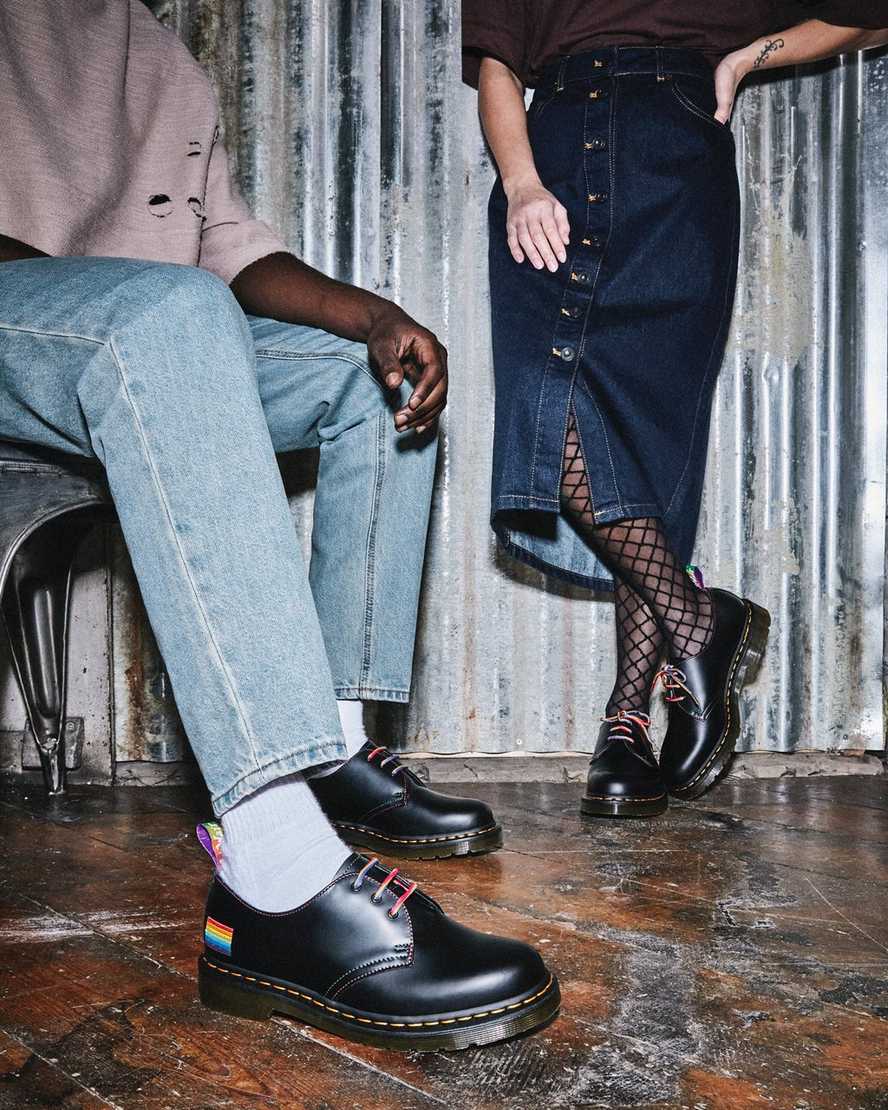 Černé pánské oxfordské boty dr. martens 1461 for pride smooth