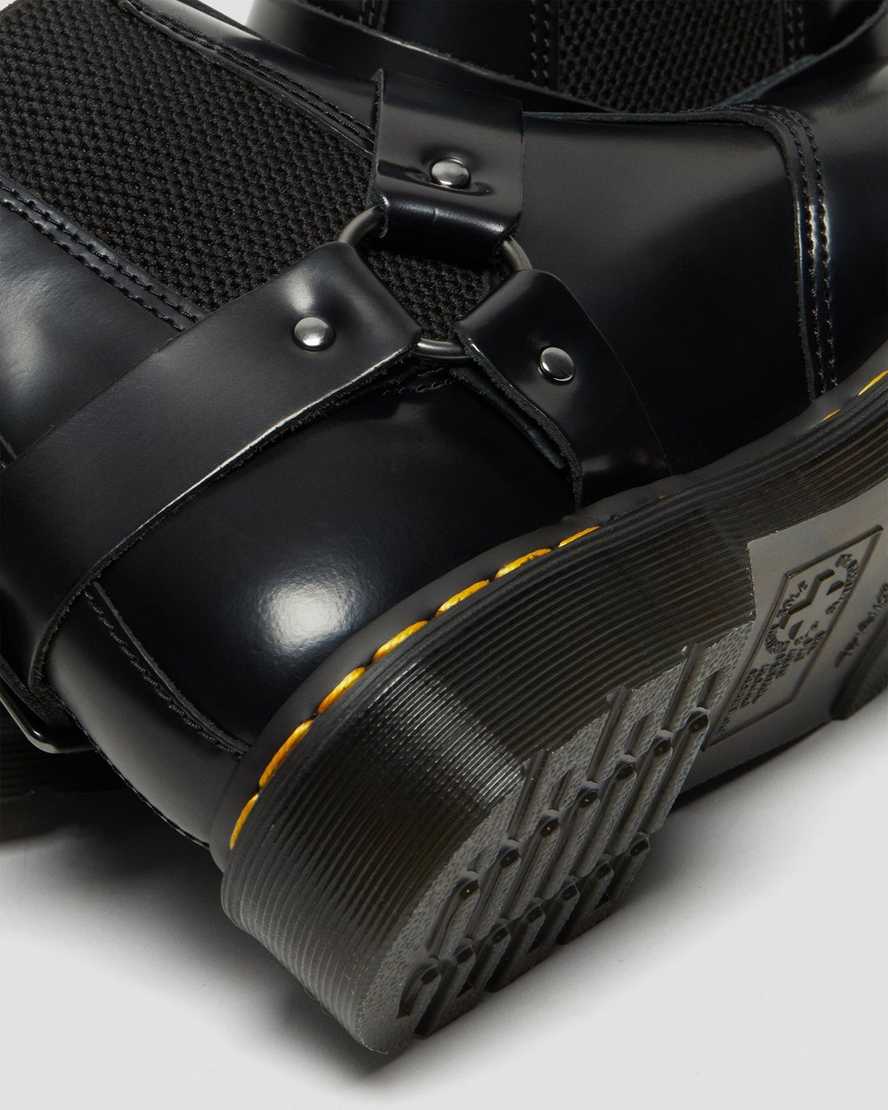 Černé dámské boty dr. martens wincox smooth s přezkou