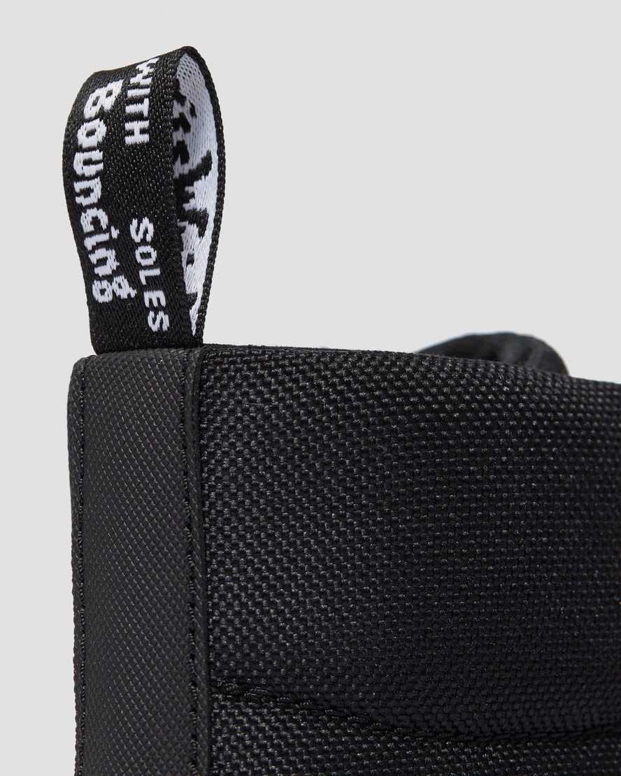 Černé dámské ležérní boty dr. martens combs poly
