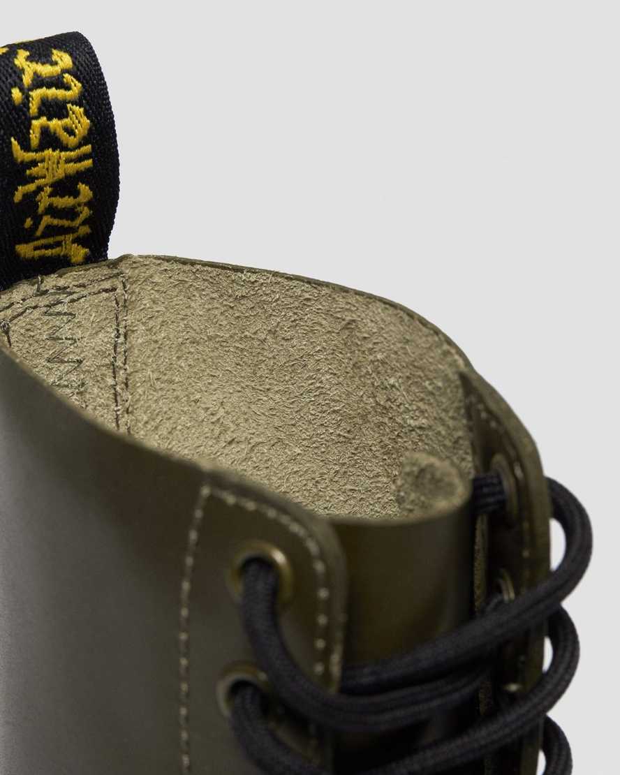 dámské volnočasové boty dr. martens 1460 pascal wanama v olivové barvě