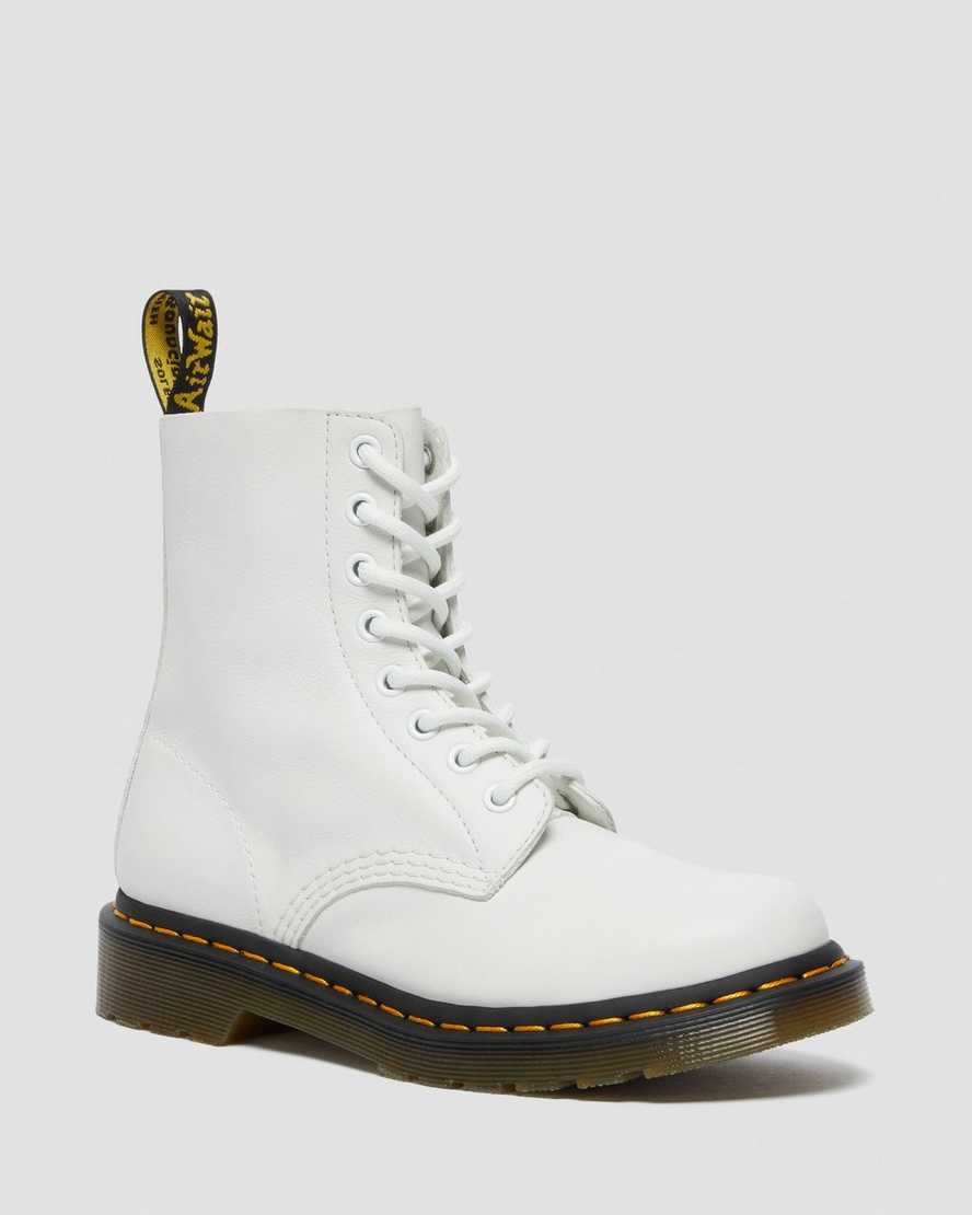 dámské boty dr. martens 1460 pascal virginia v bílém provedení
