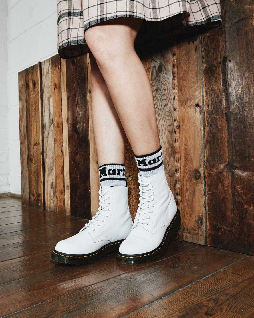 dámské boty dr. martens 1460 pascal virginia v bílém provedení