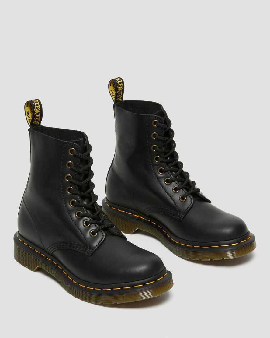 Černé dámské ležérní boty dr. martens 1460 pascal wanama