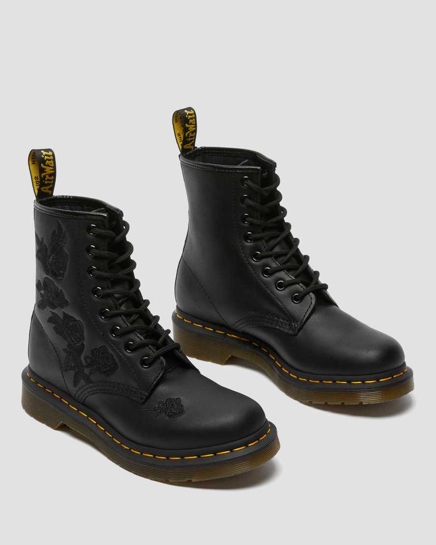 Černé dámské ležérní boty dr. martens 1460 vonda mono floral s motivem mono květin