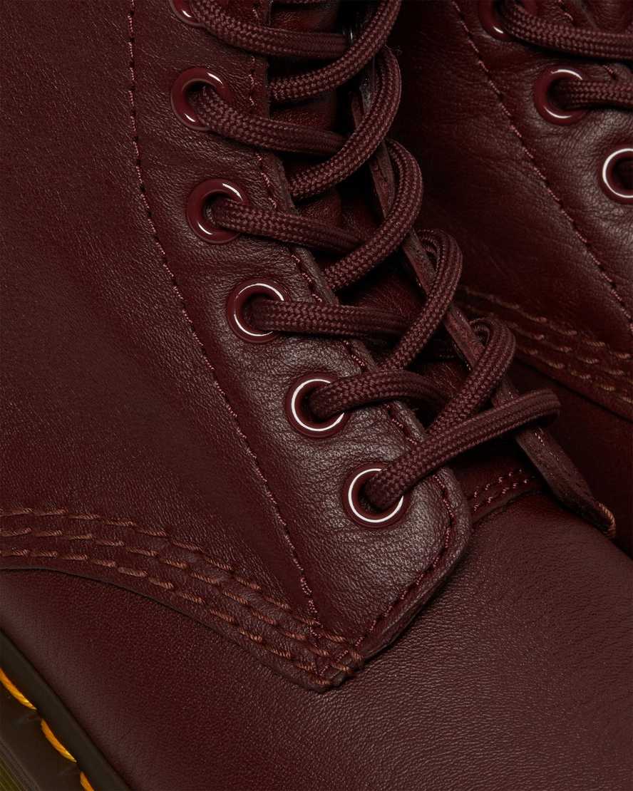 dámské volnočasové boty dr. martens 1460 pascal virginia v červené barvě