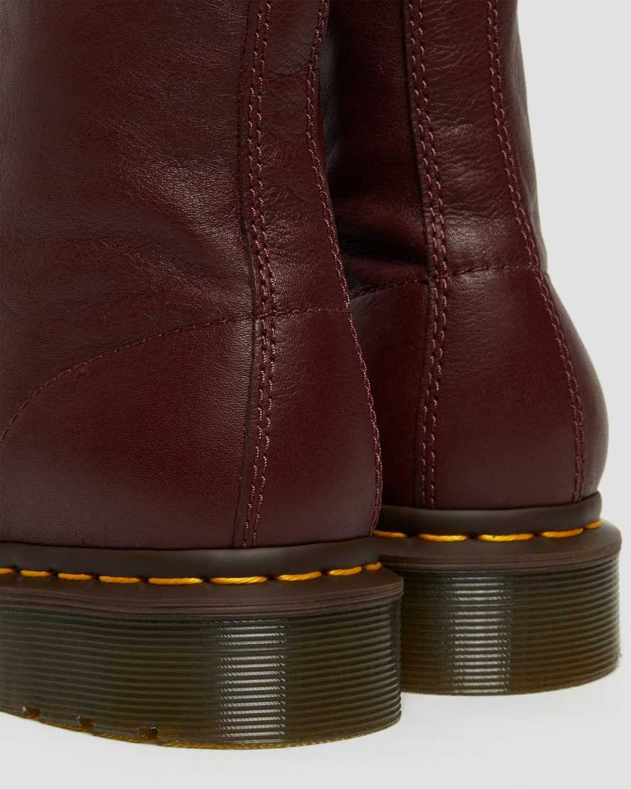 dámské volnočasové boty dr. martens 1460 pascal virginia v červené barvě