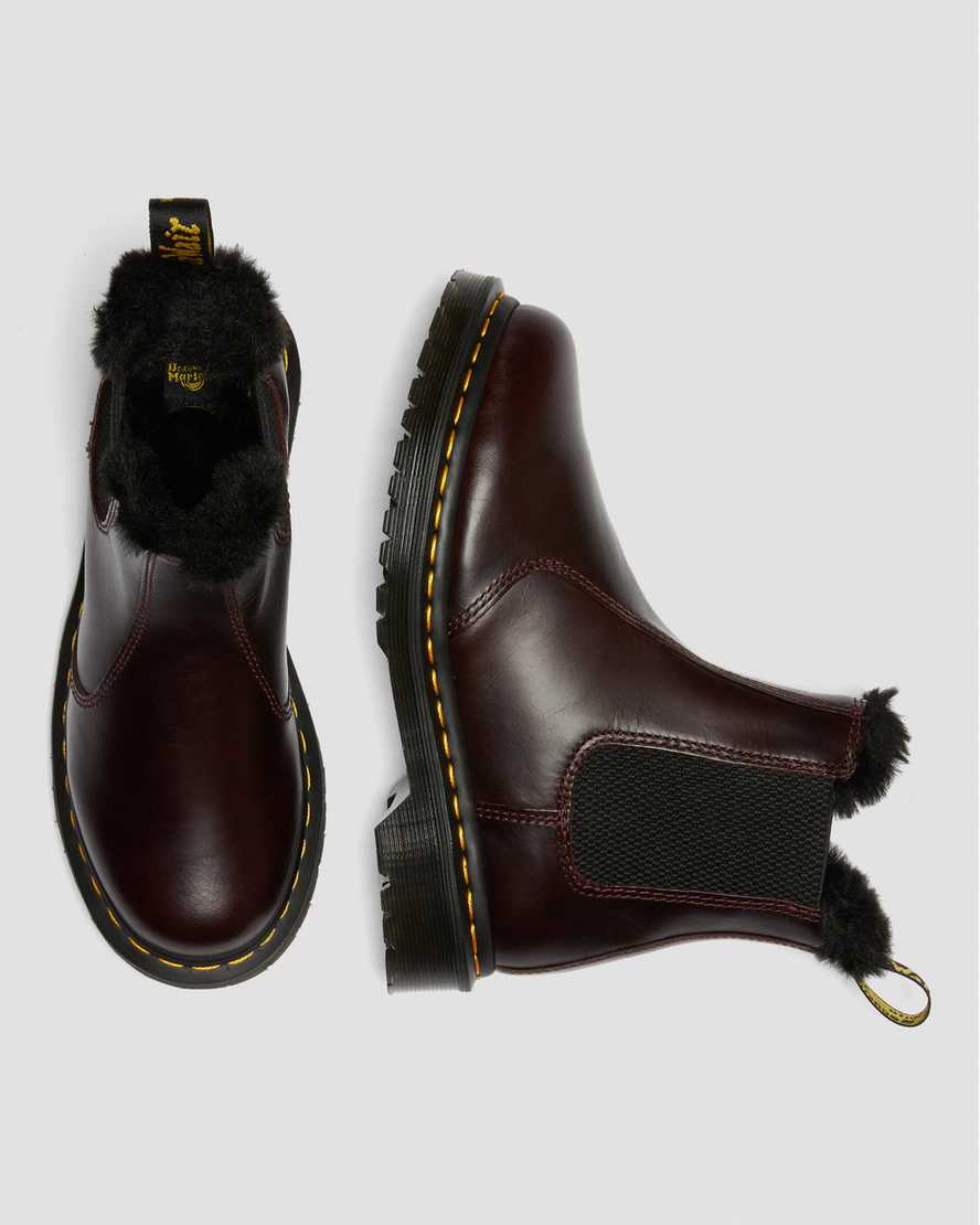 vínové dámské boty dr. martens 2976 leonore s podšívkou z umělé kožešiny chelsea