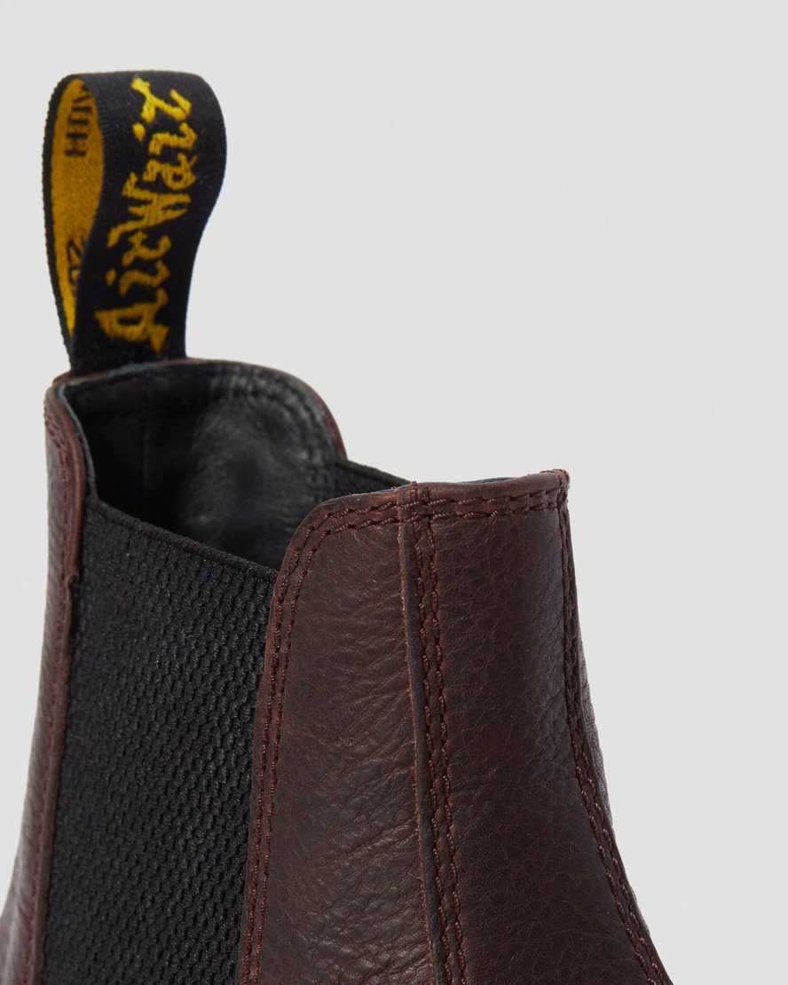 hnědé dámské boty dr. martens 2976 ambassador chelsea
