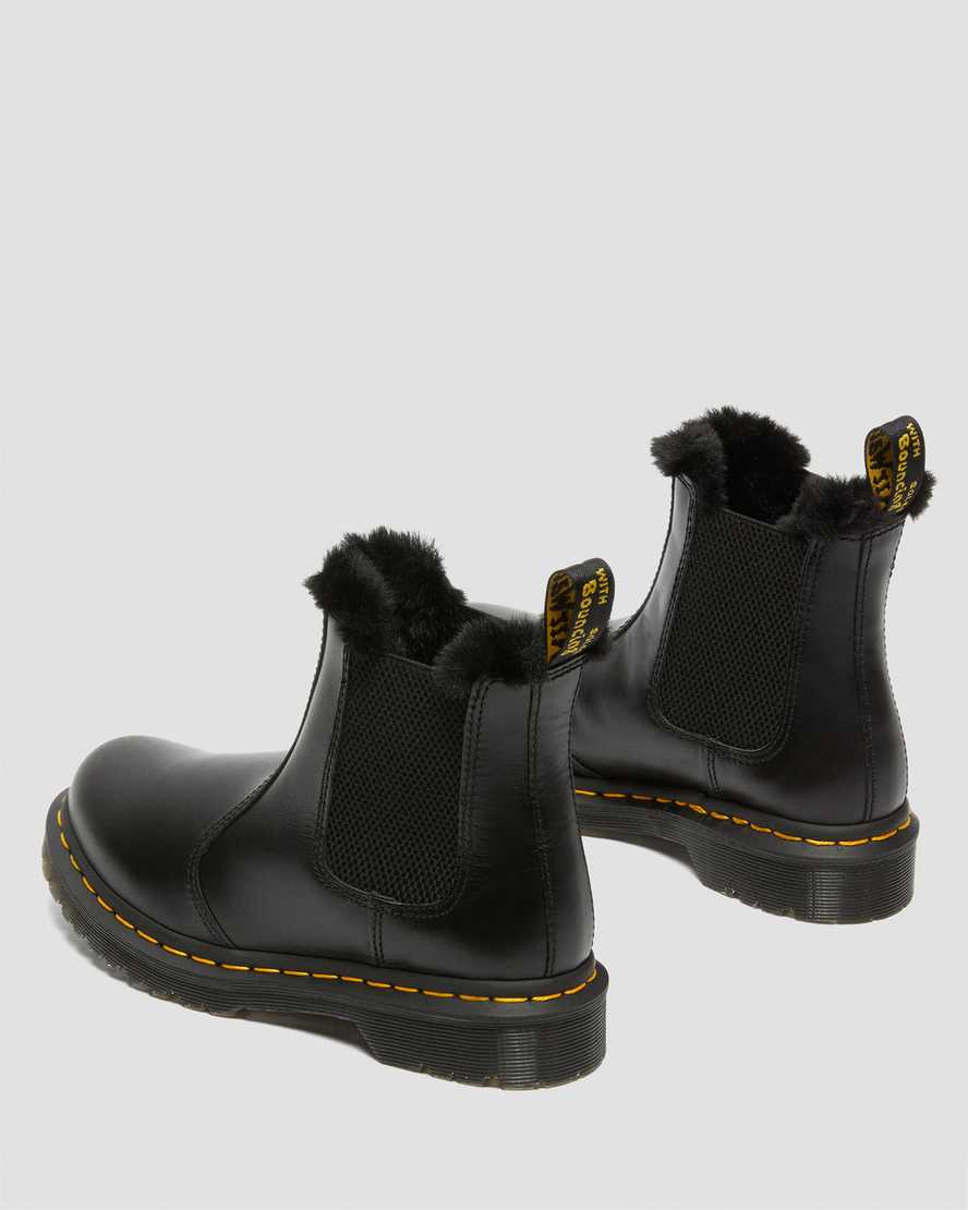 dámské boty dr. martens 2976 leonore s podšívkou z umělé kožešiny v černé barvě