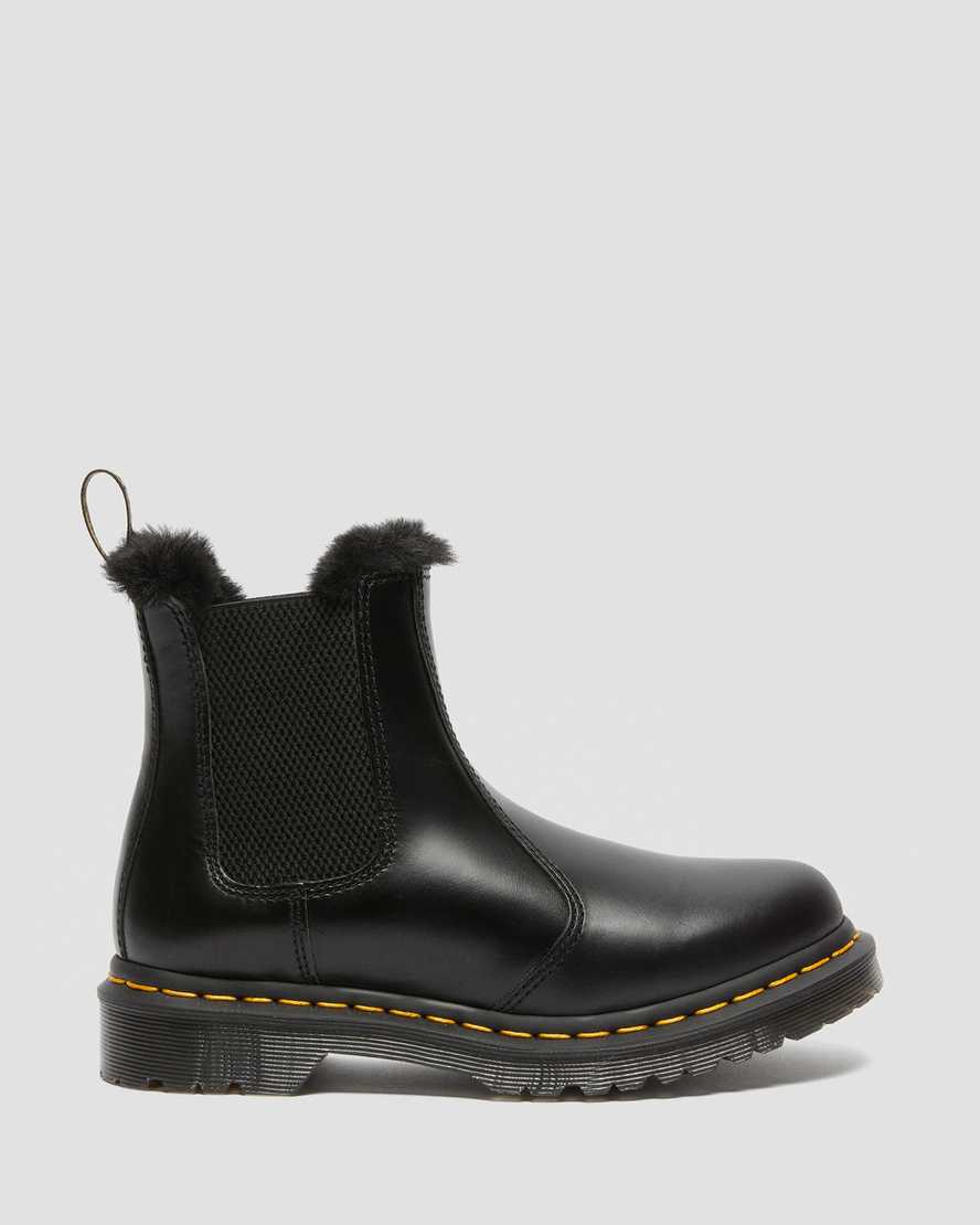 dámské boty dr. martens 2976 leonore s podšívkou z umělé kožešiny v černé barvě