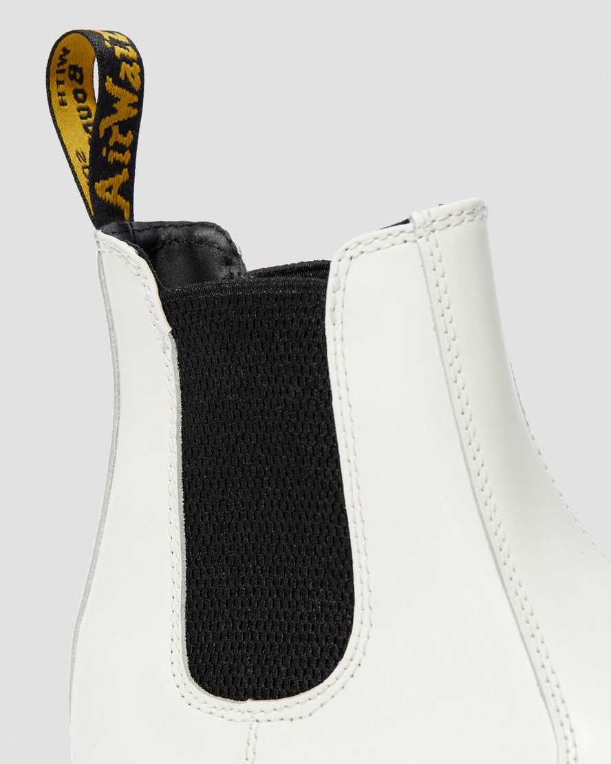 bílé dámské boty dr. martens 2976 smooth na platformě chelsea