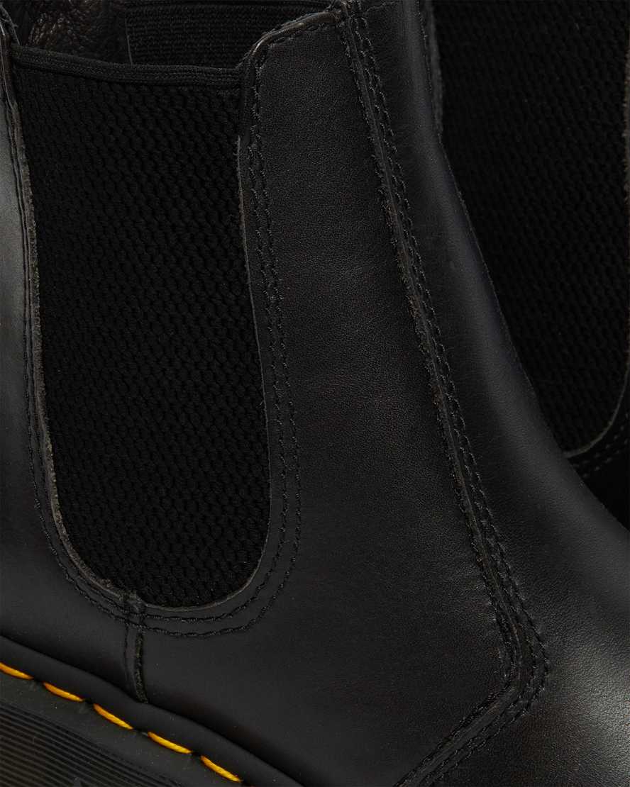 Černé dámské boty na podpatku dr. martens cadence chelsea