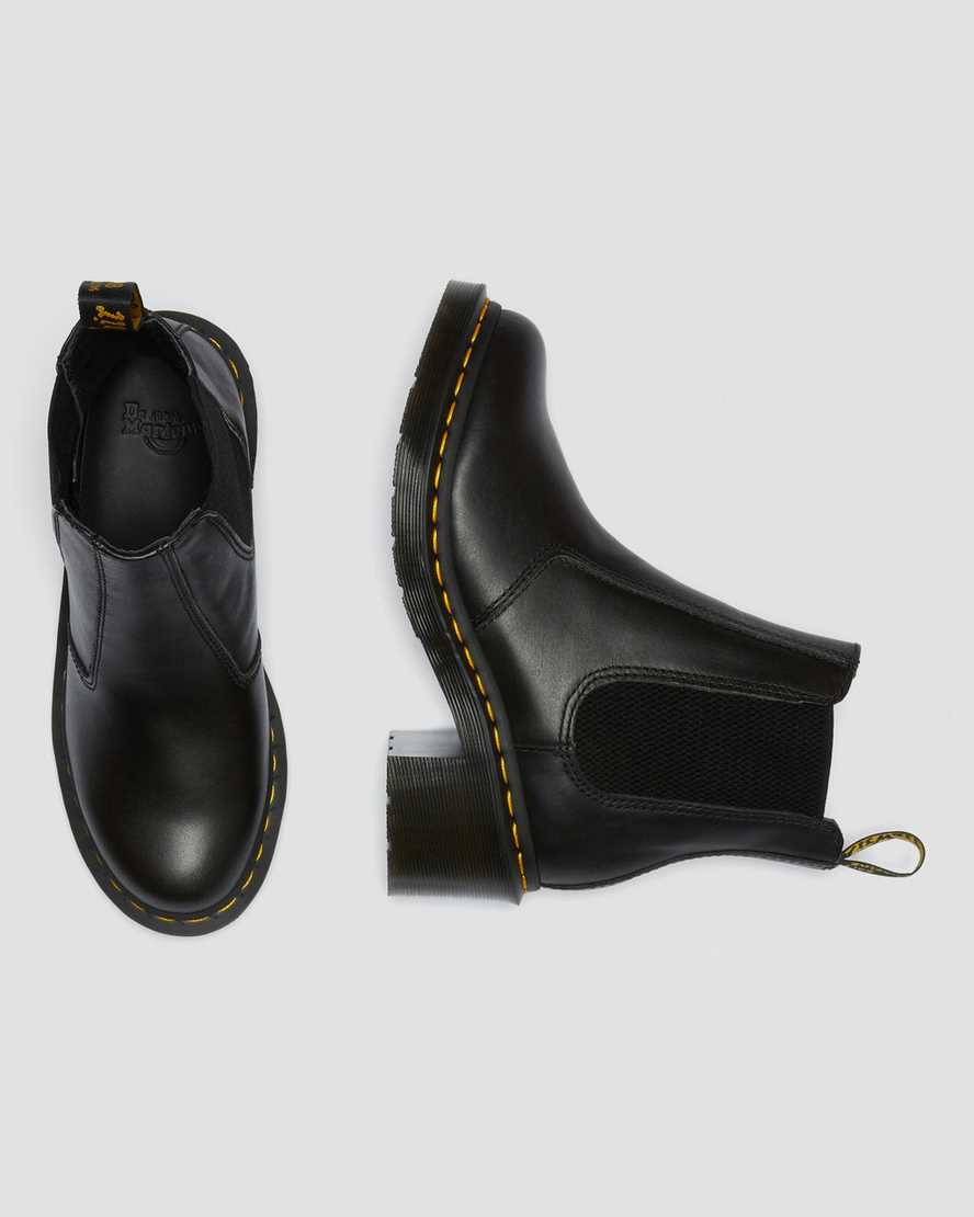 Černé dámské boty na podpatku dr. martens cadence chelsea