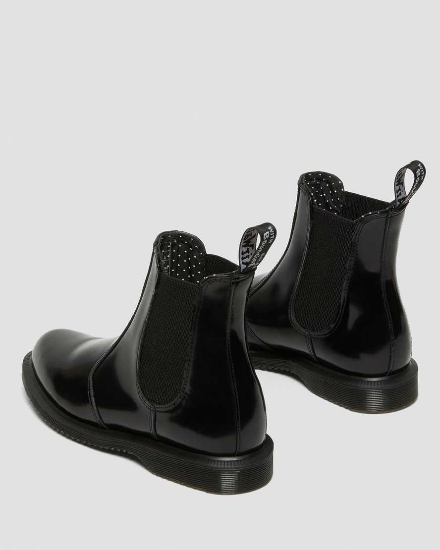Černé dámské chelsea boty dr. martens flora smooth