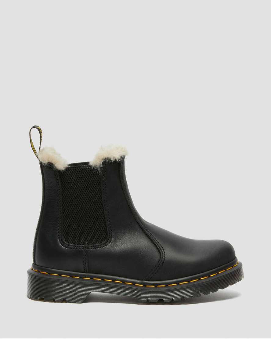 Černé dámské boty dr. martens 2976 s podšívkou z umělé kožešiny chelsea