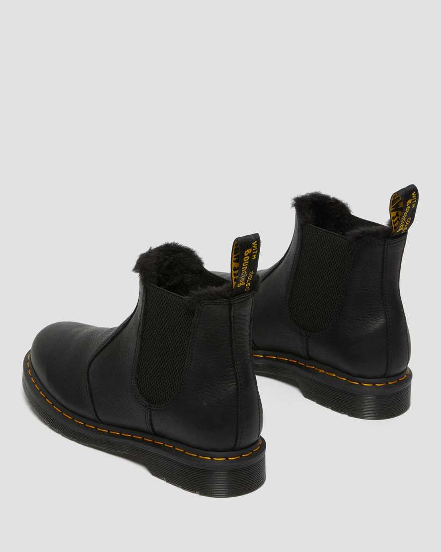 Černé dámské boty dr. martens 2976 s podšívkou z umělé kožešiny chelsea