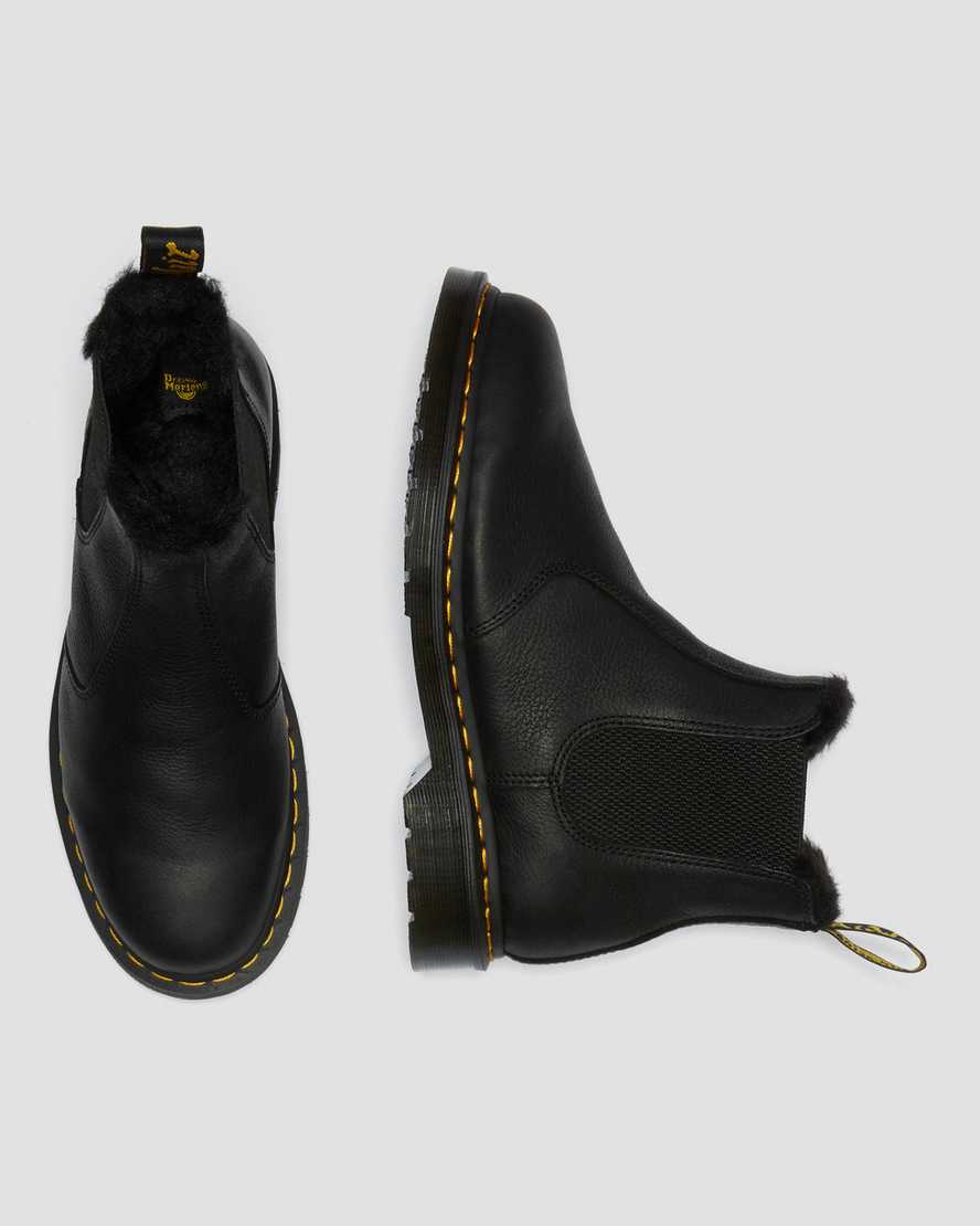 Černé dámské boty dr. martens 2976 s podšívkou z umělé kožešiny chelsea