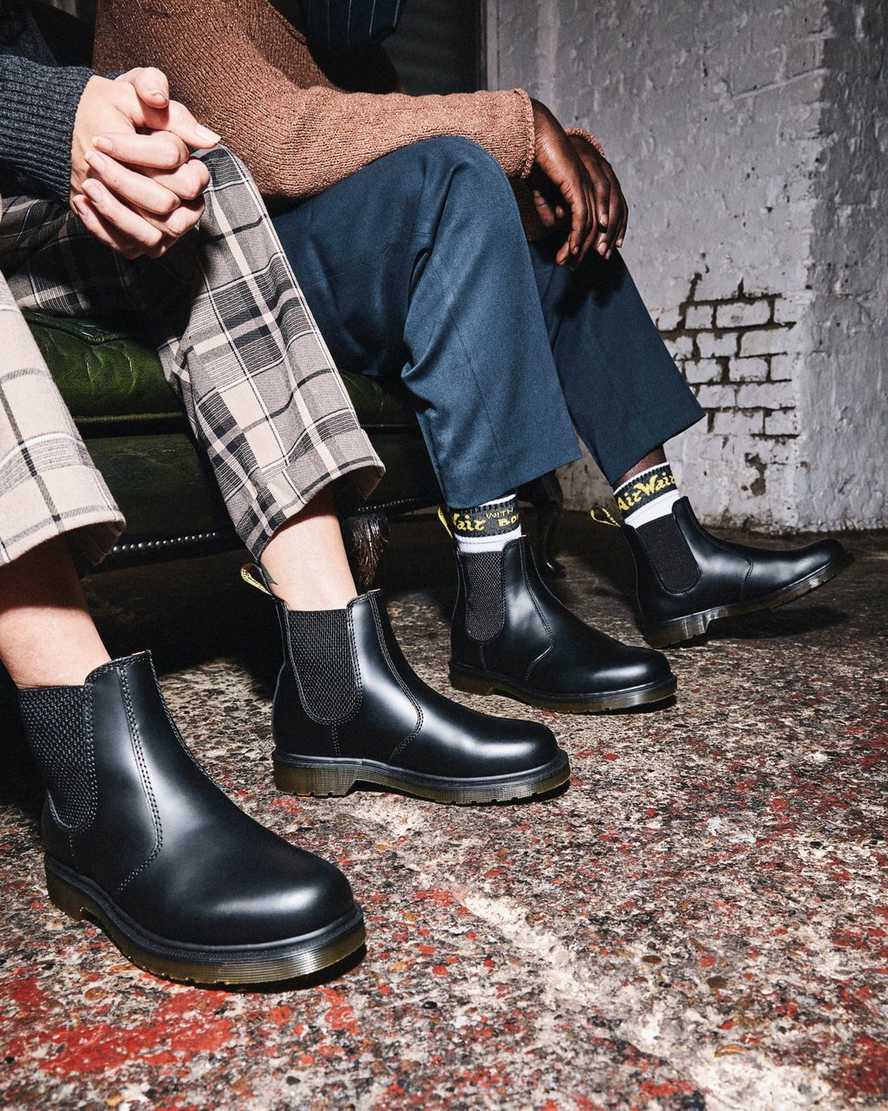 Černé dámské chelsea boty dr. martens 2976 smooth