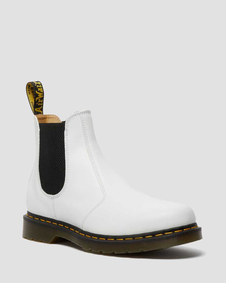 dámské boty dr. martens 2976 yellow stitch smooth chelsea v bílém provedení