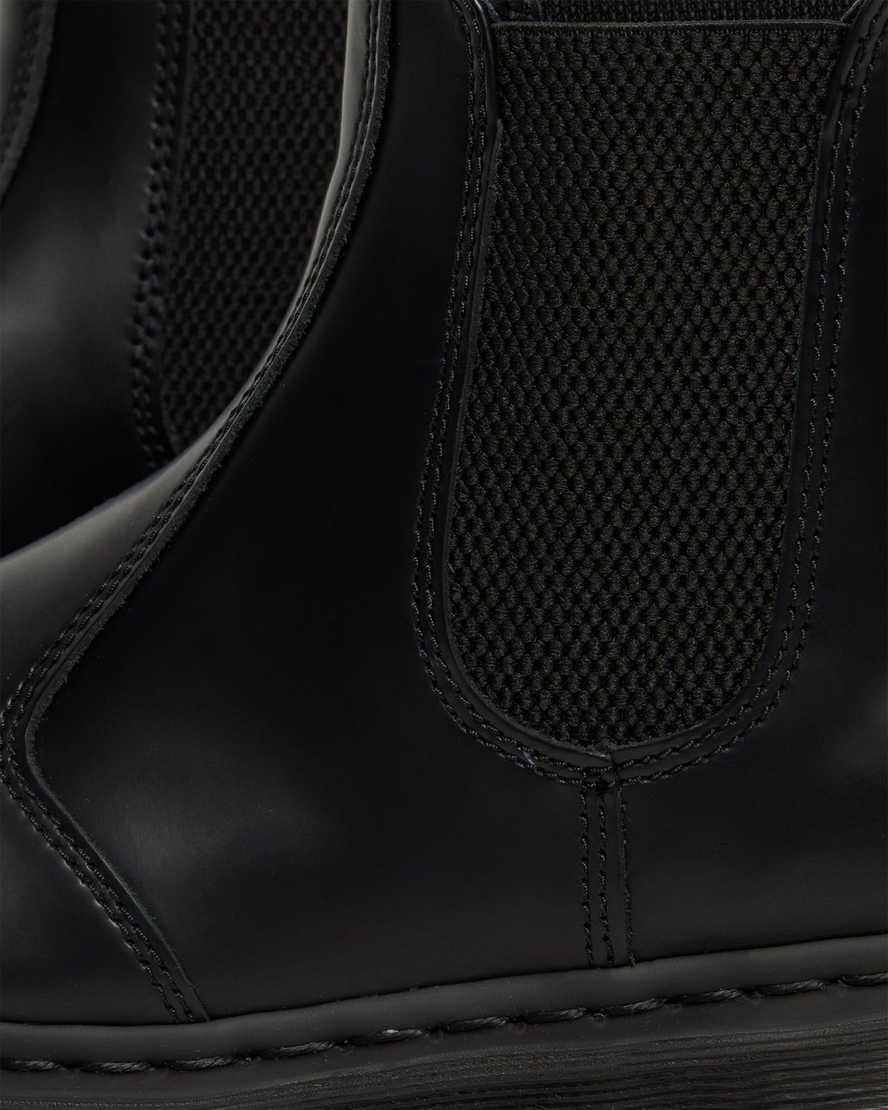 Černé dámské boty dr. martens 2976 mono smooth chelsea
